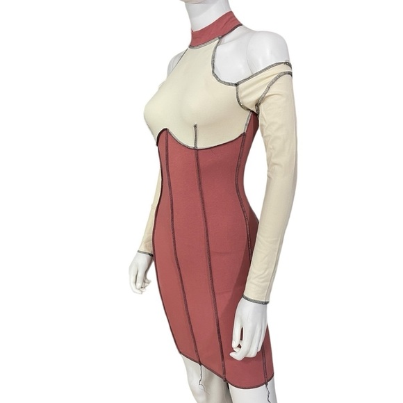 Cold Shoulder Dress
New - Picture 4 of 10